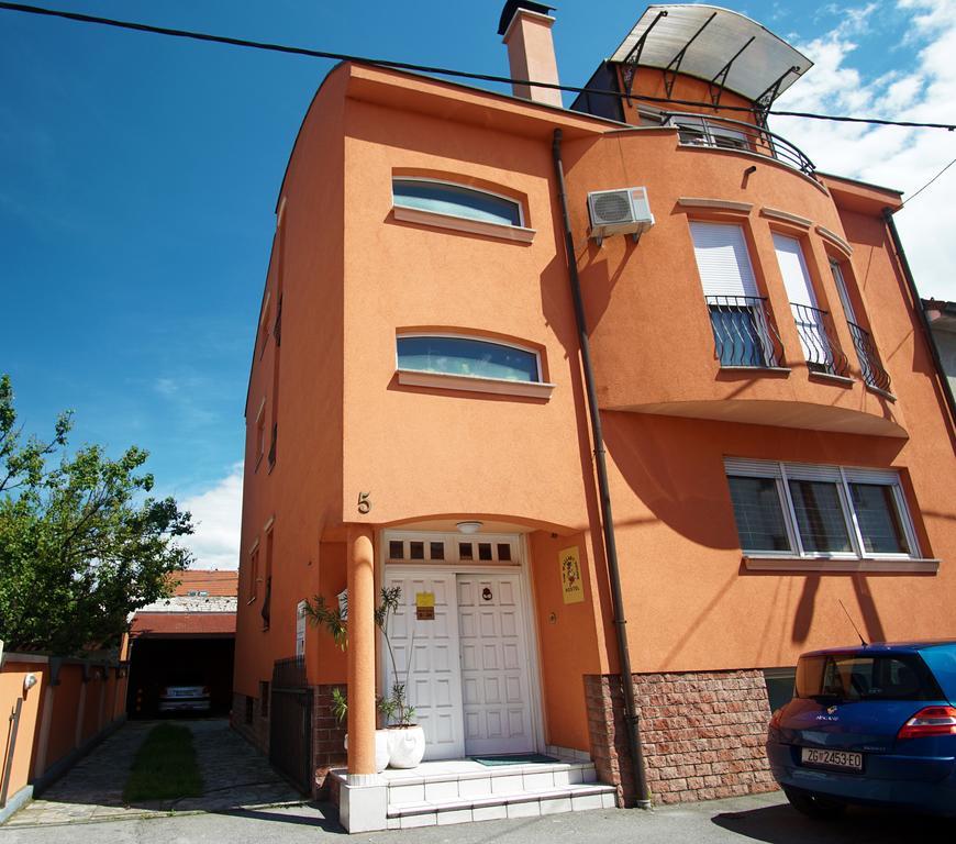 The Wallaby House Hostel Zagreb Extérieur photo